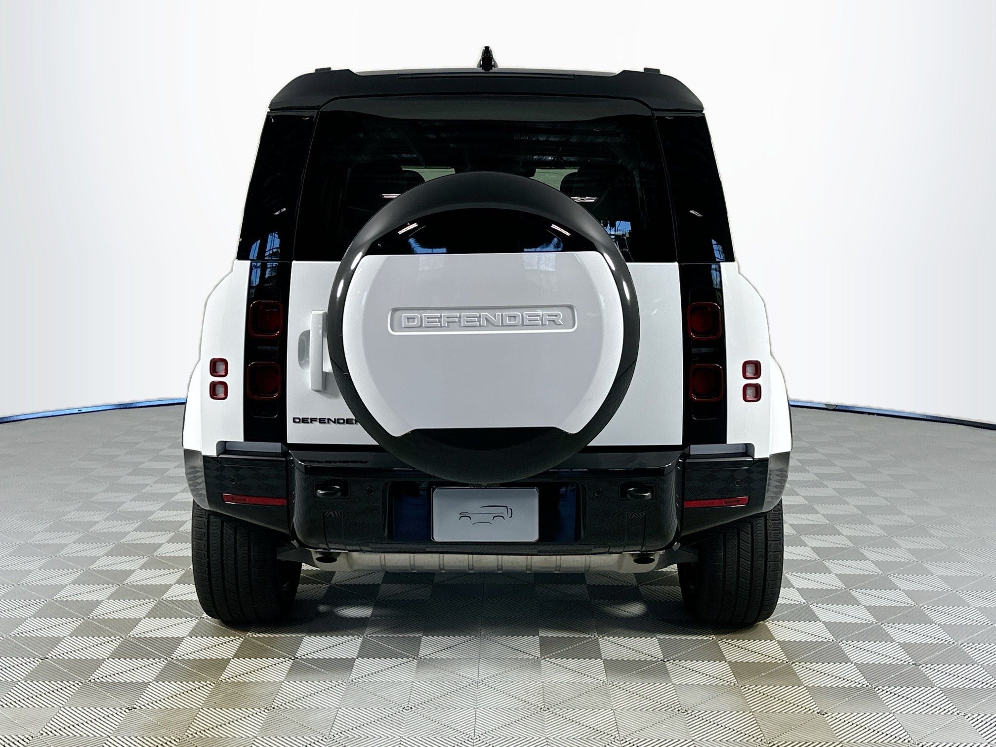 2025 Land Rover Defender 110 X-Dynamic SE