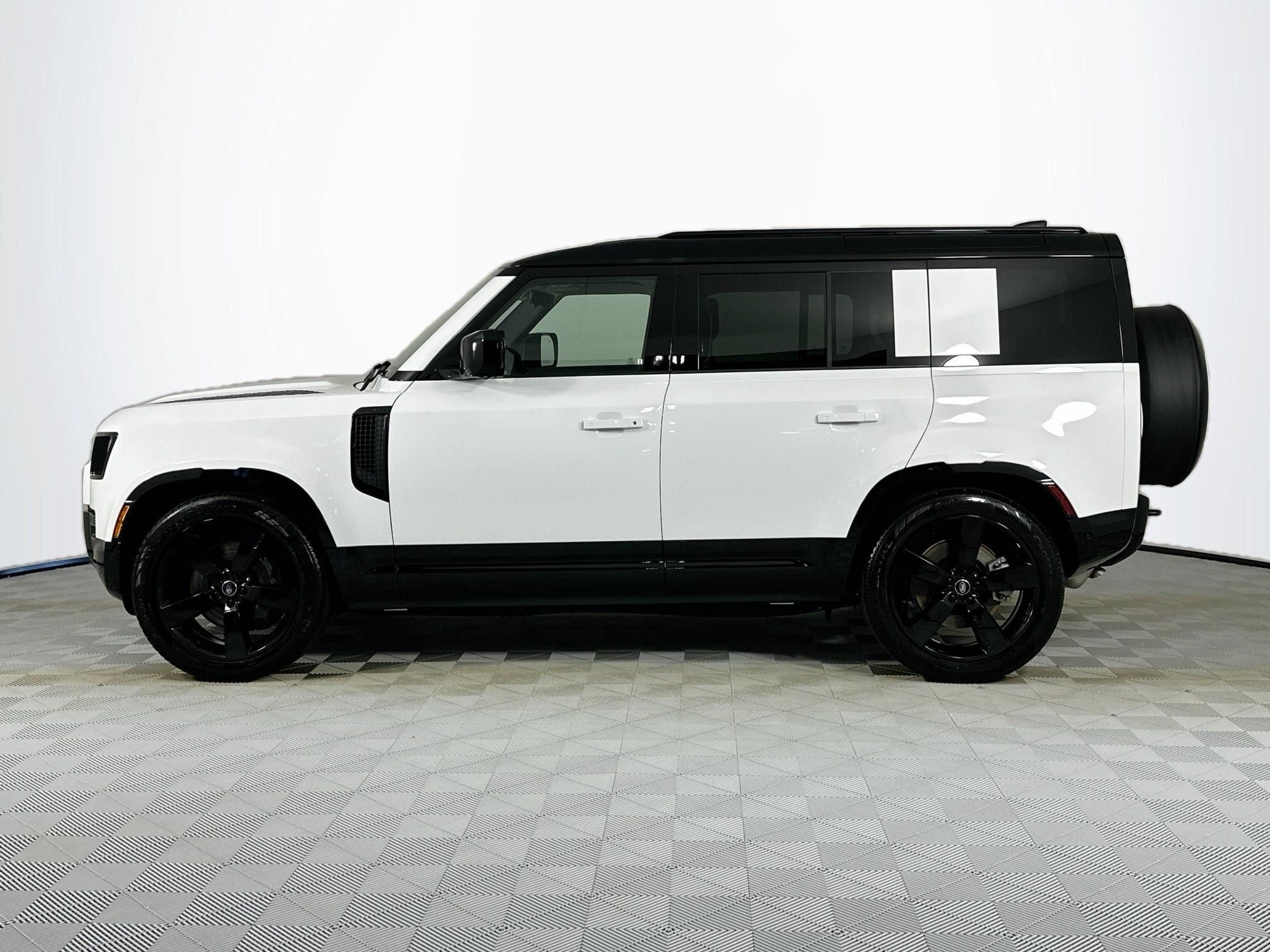 2025 Land Rover Defender 110 X-Dynamic SE