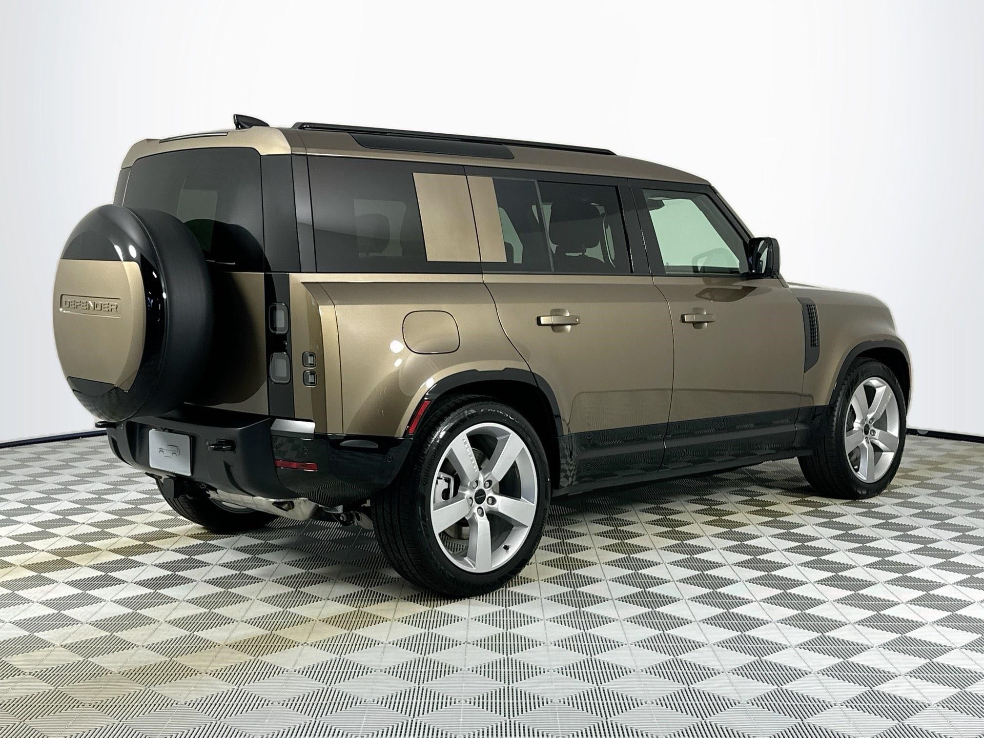 2026 Land Rover Defender 110 X-Dynamic SE