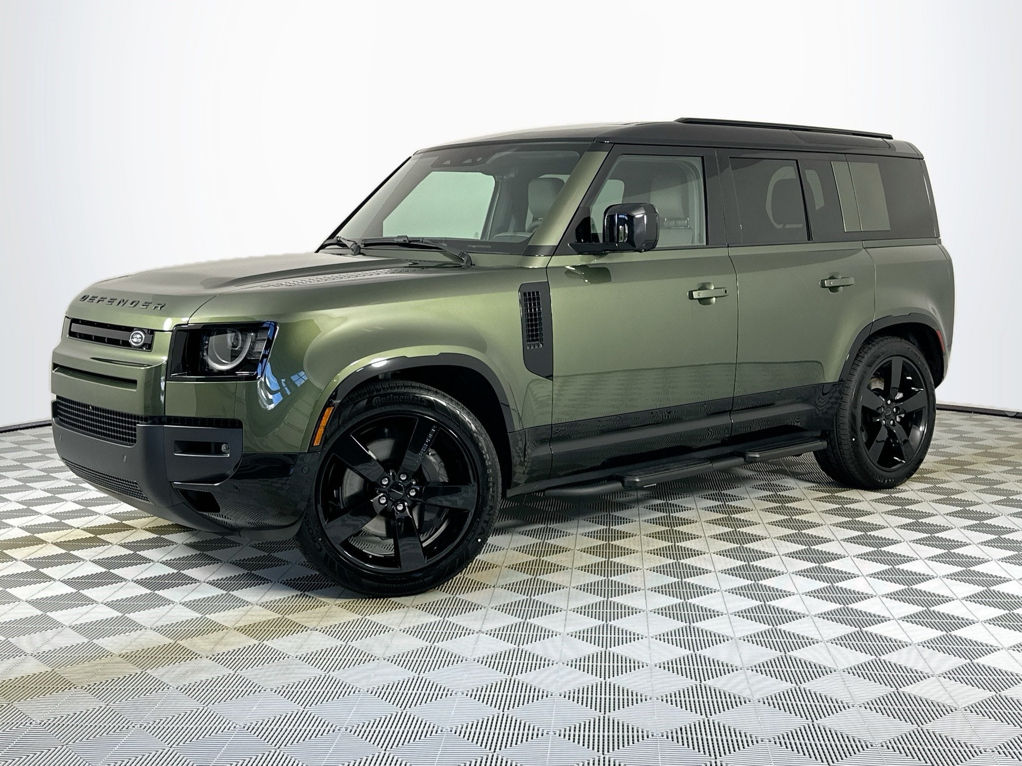 2026 Land Rover Defender 110 X-Dynamic SE