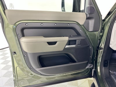 2026 Land Rover Defender 110 X-Dynamic SE