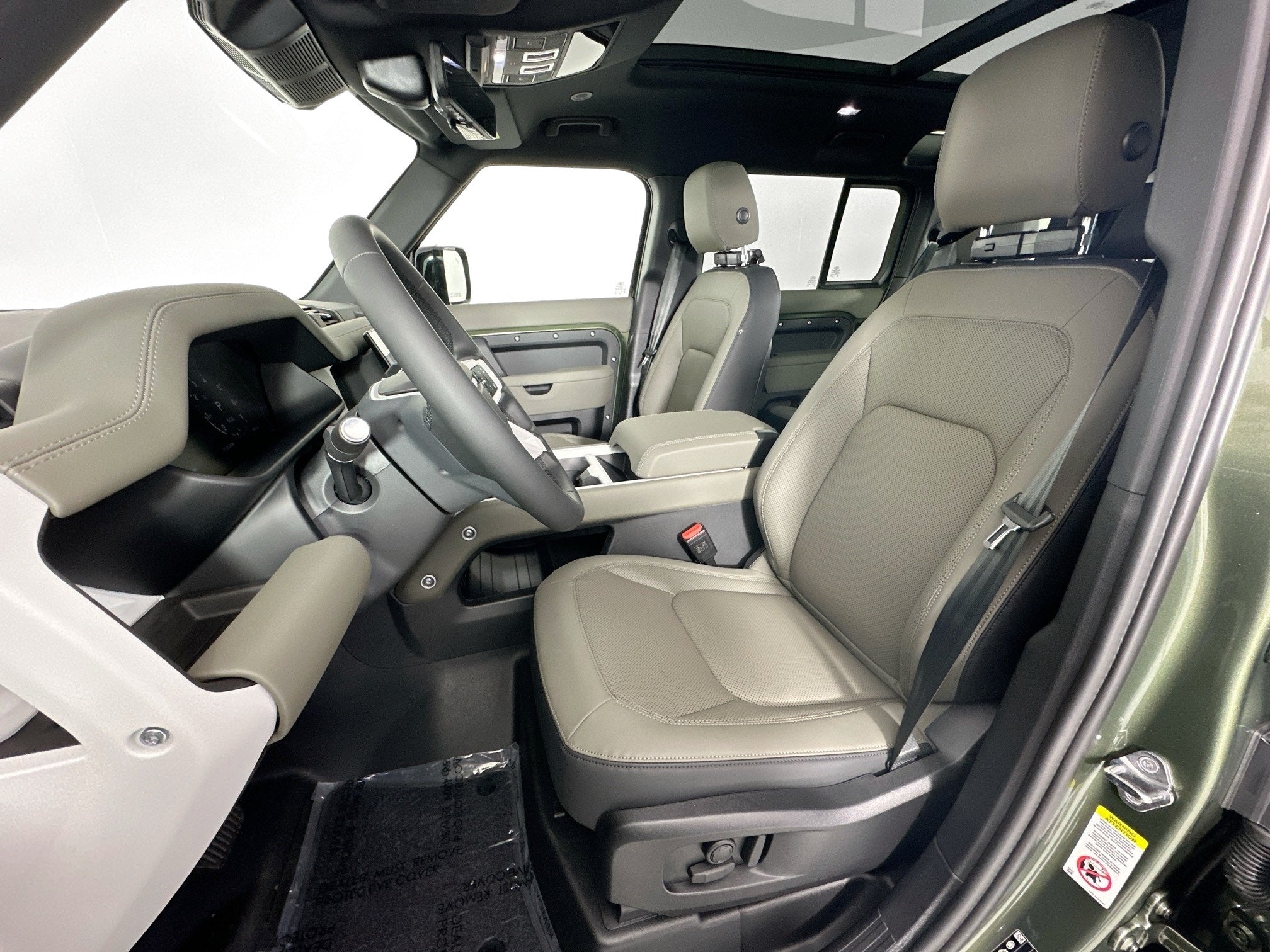 2026 Land Rover Defender 110 X-Dynamic SE