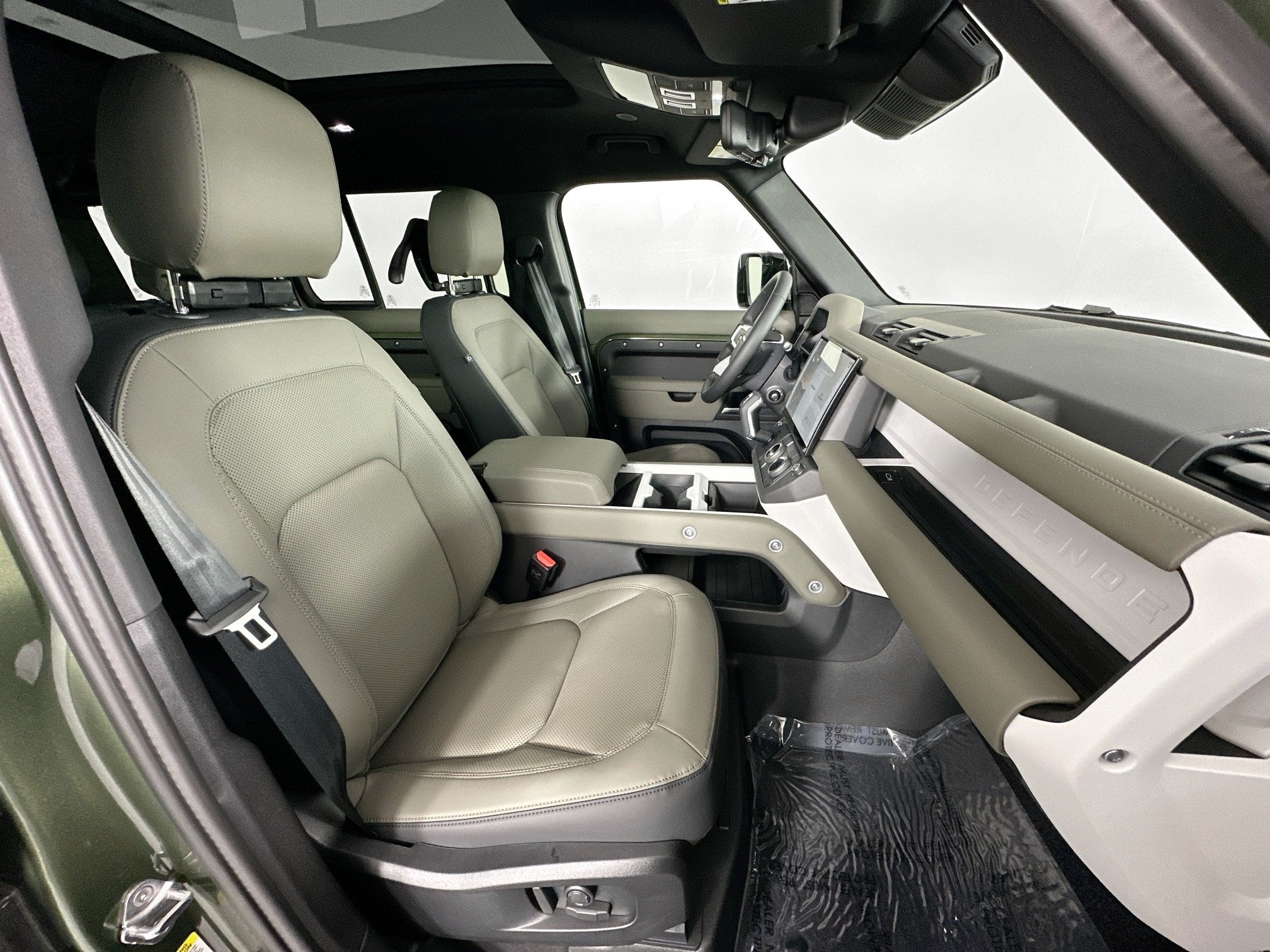 2026 Land Rover Defender 110 X-Dynamic SE