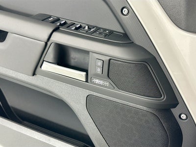 2026 Land Rover Defender 110 X-Dynamic SE