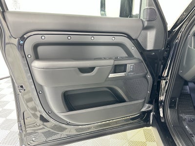 2026 Land Rover Defender 130 X-Dynamic SE