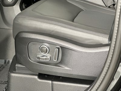 2026 Land Rover Defender 130 X-Dynamic SE