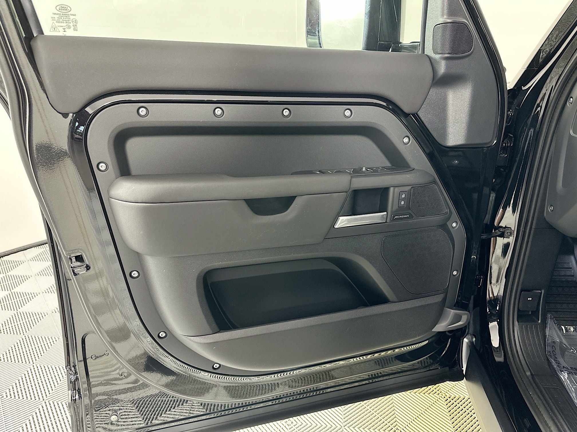 2025 Land Rover Defender 110 S