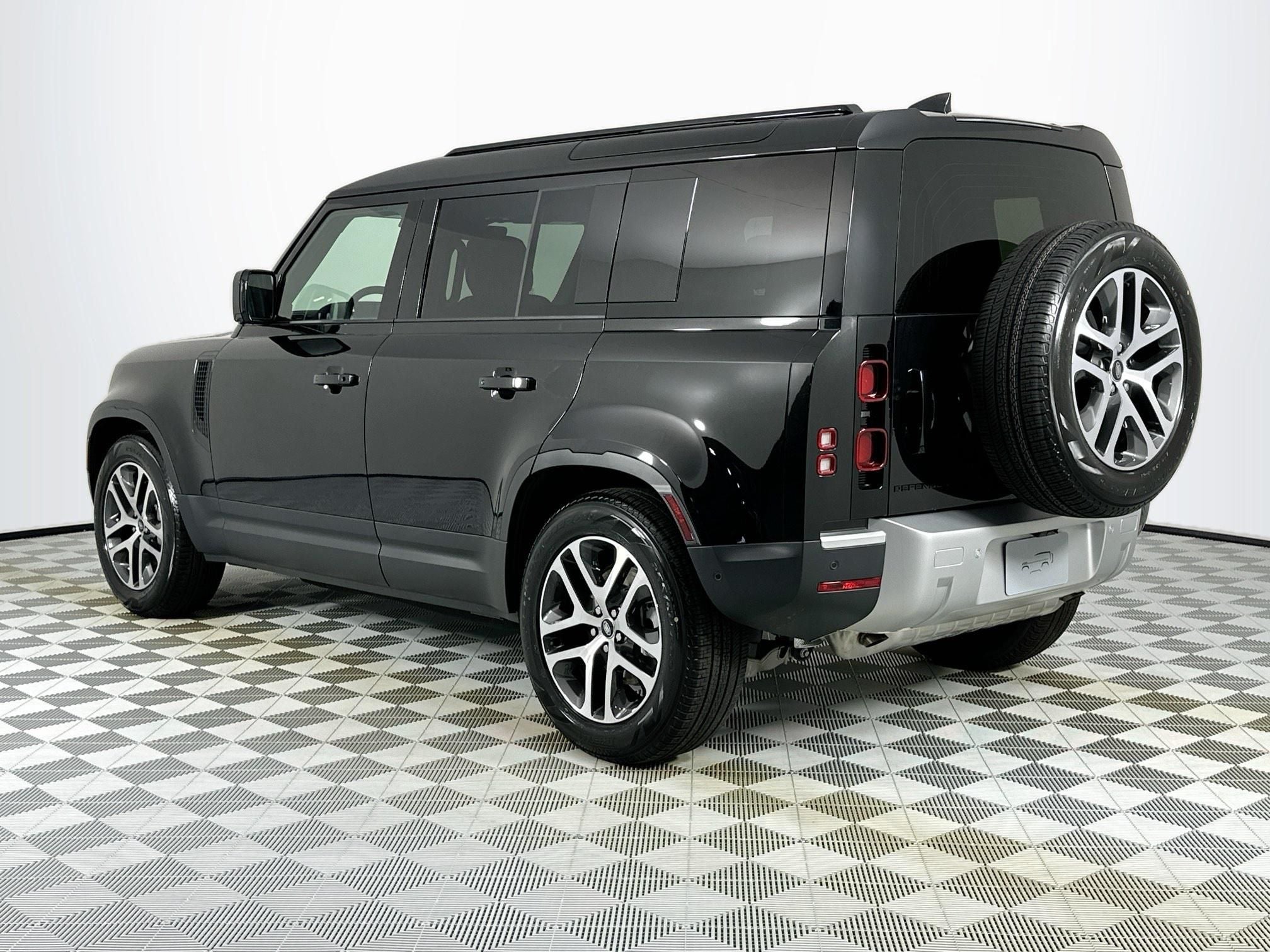 2025 Land Rover Defender 110 S