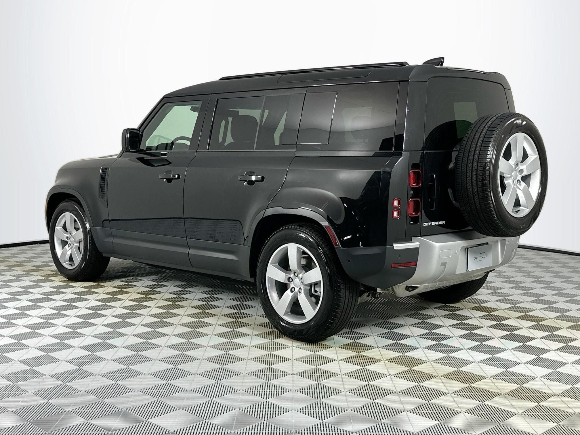 2025 Land Rover Defender 110 S