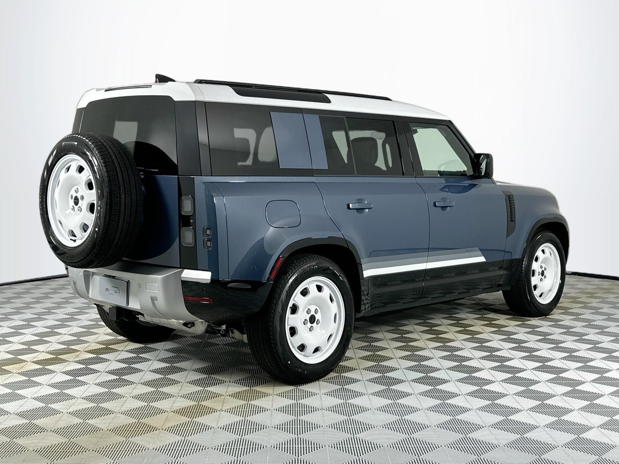 2026 Land Rover Defender 110 S