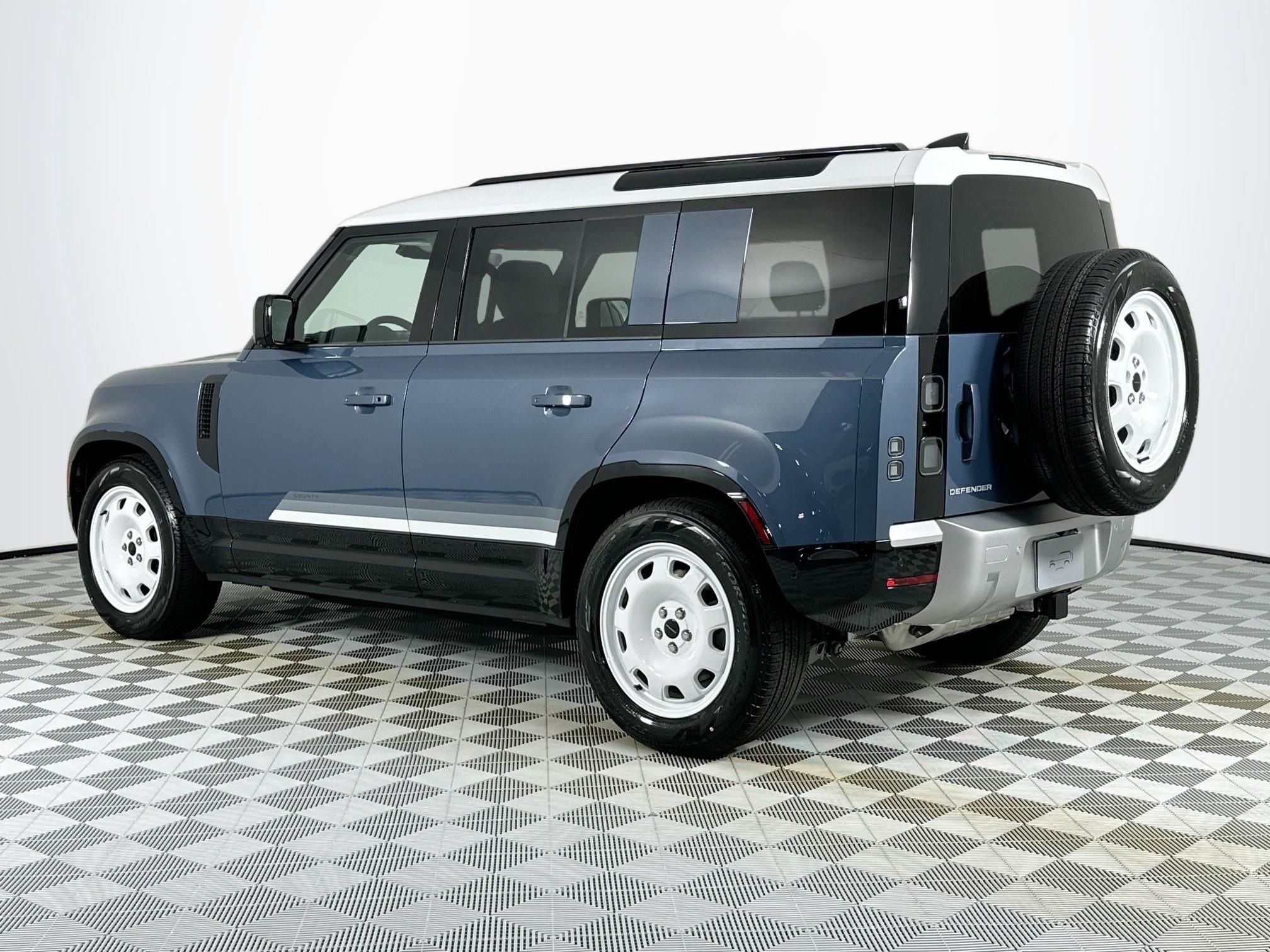 2026 Land Rover Defender 110 S
