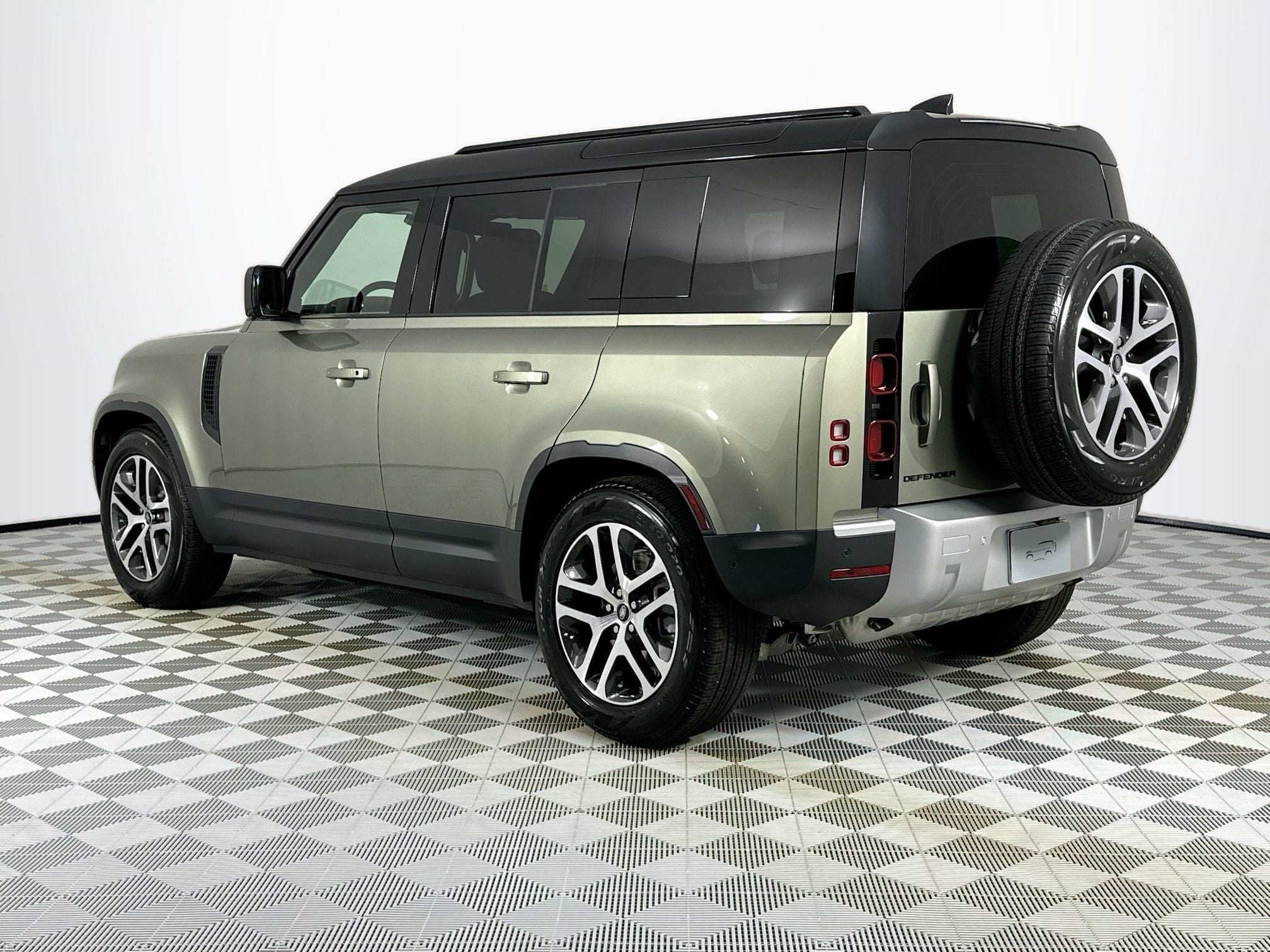 2025 Land Rover Defender 110 S