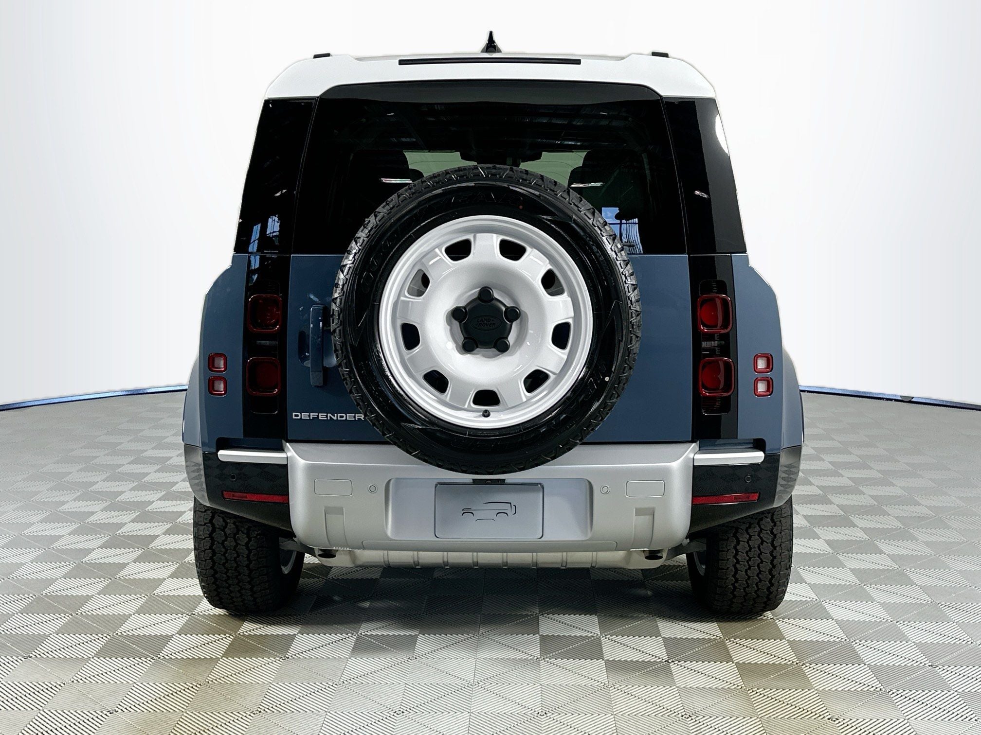 2025 Land Rover Defender 110 S