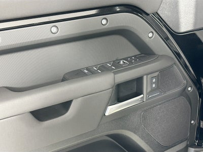 2025 Land Rover Defender 110 S