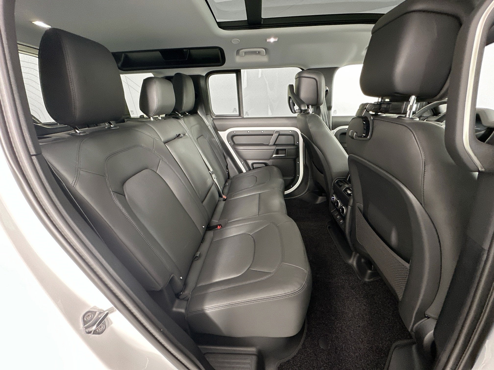 2025 Land Rover Defender 110 S