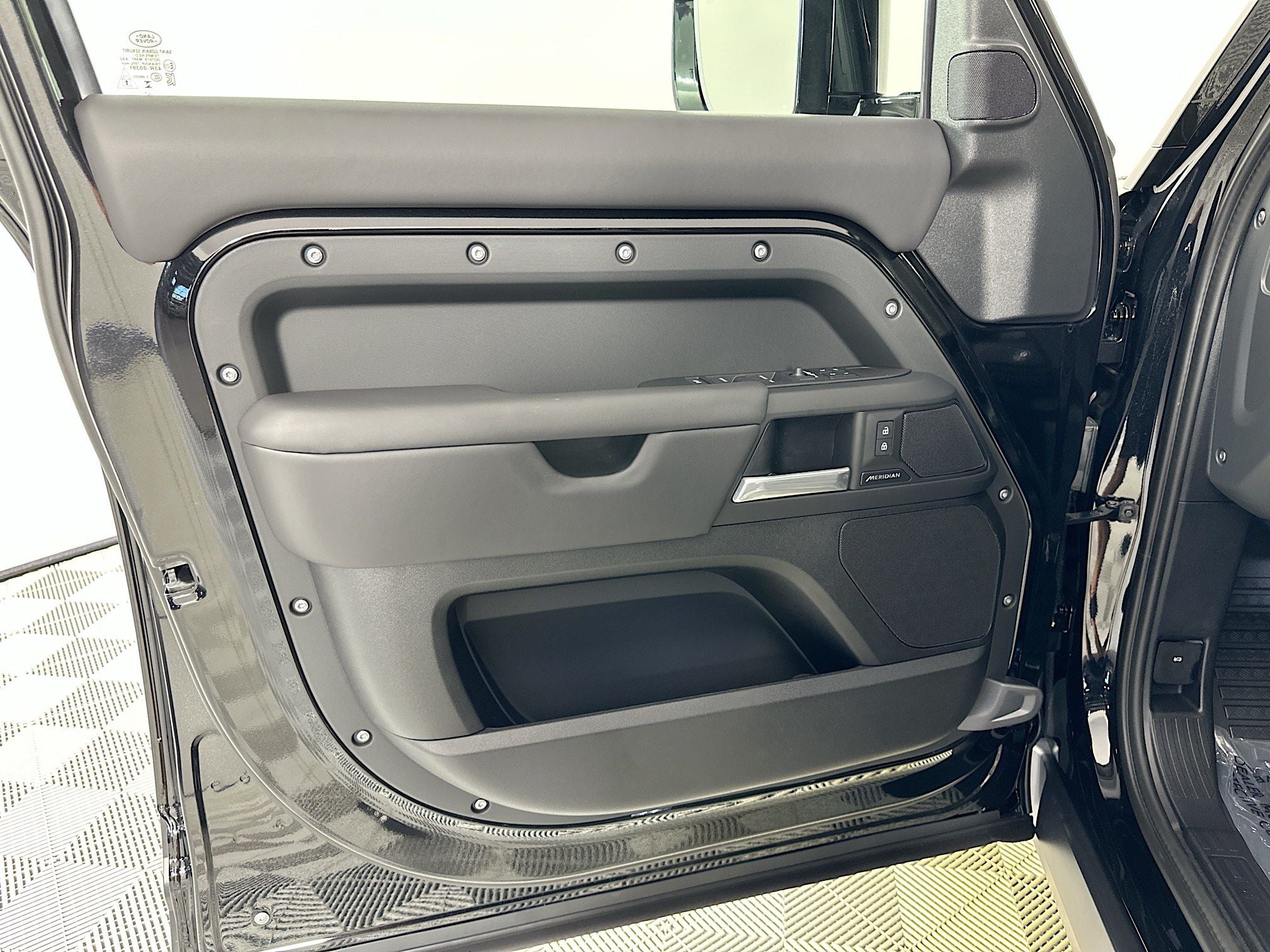 2025 Land Rover Defender 110 S