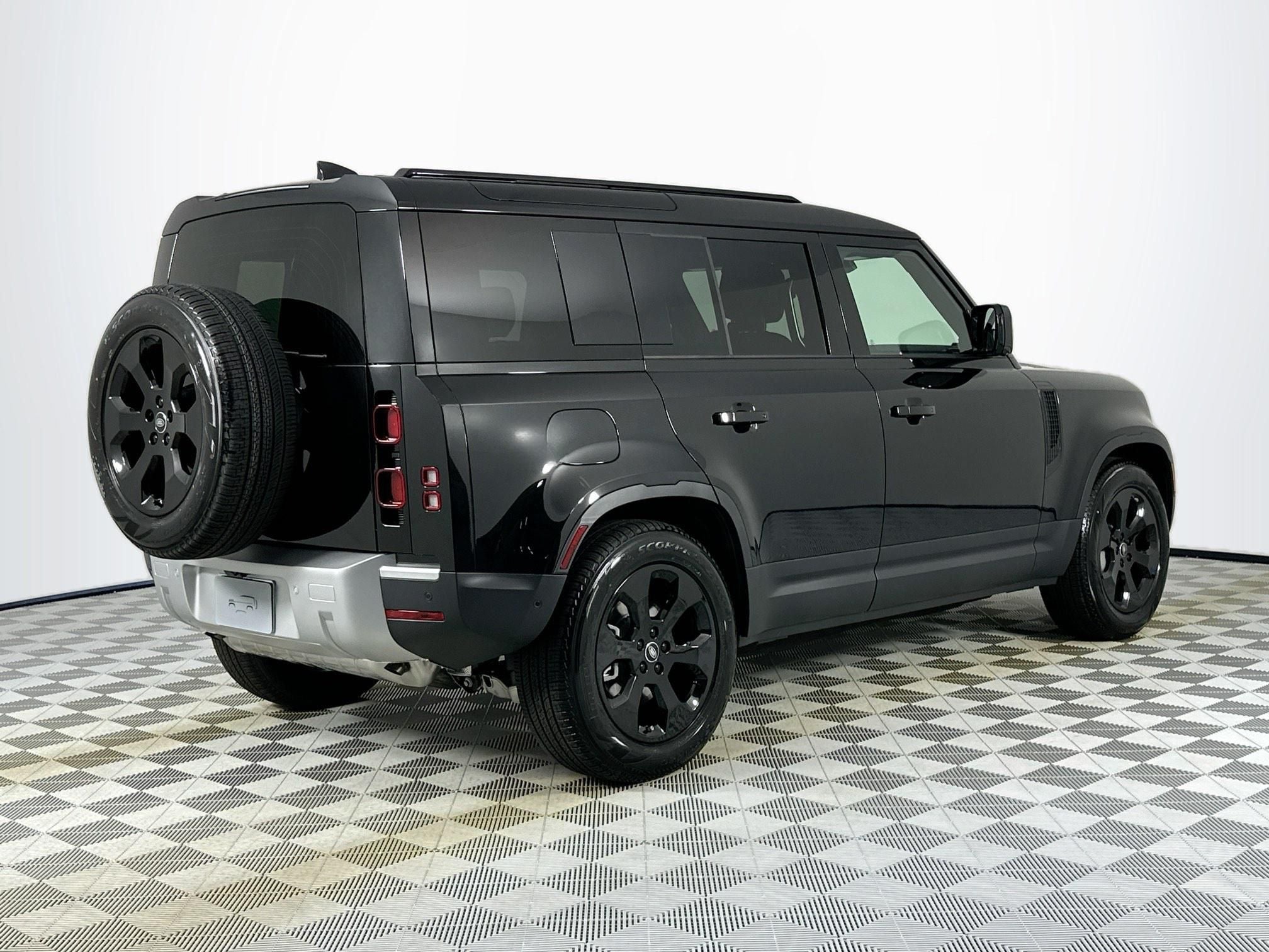 2025 Land Rover Defender 110 S