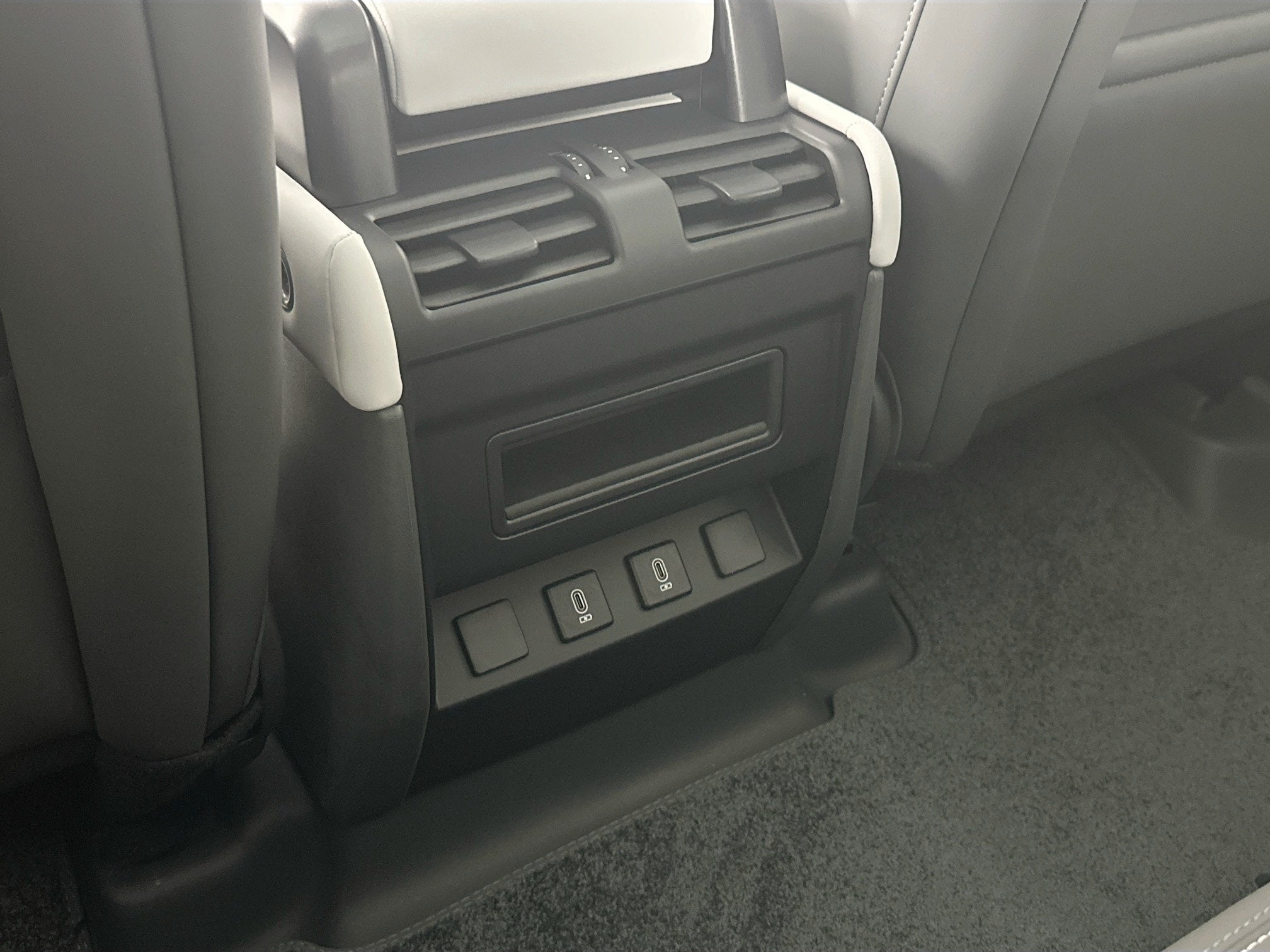 2026 Land Rover Defender 110 S