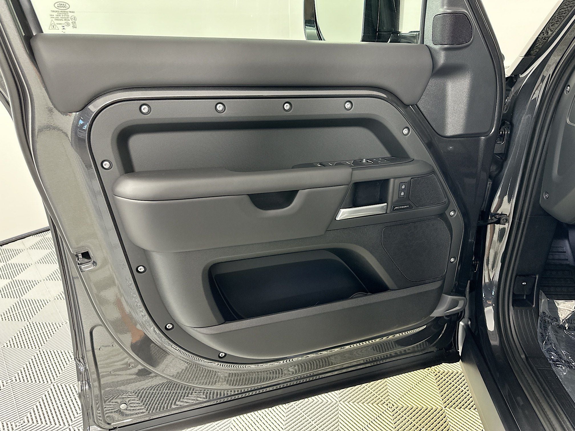 2025 Land Rover Defender 110 S