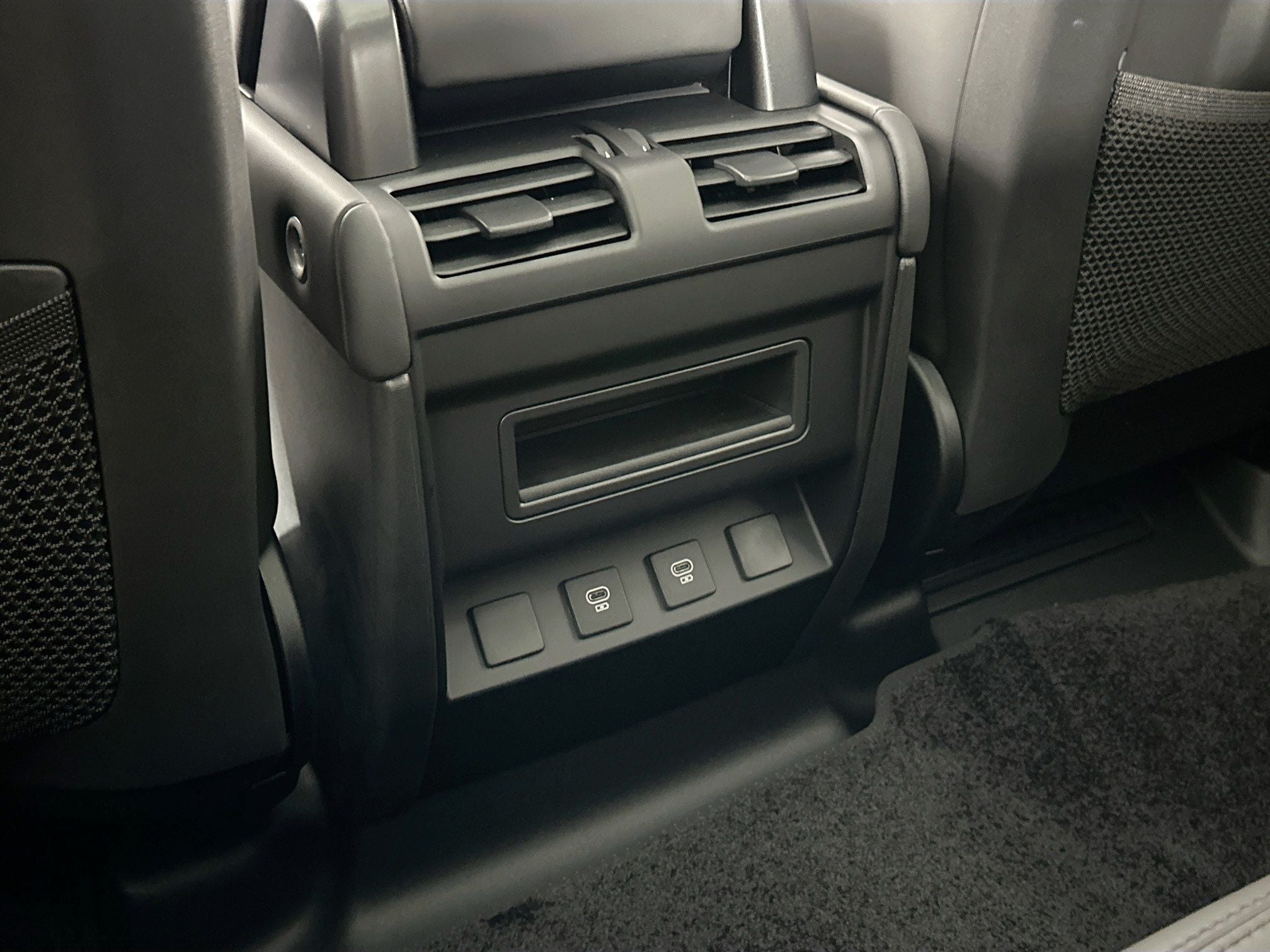 2025 Land Rover Defender 110 S