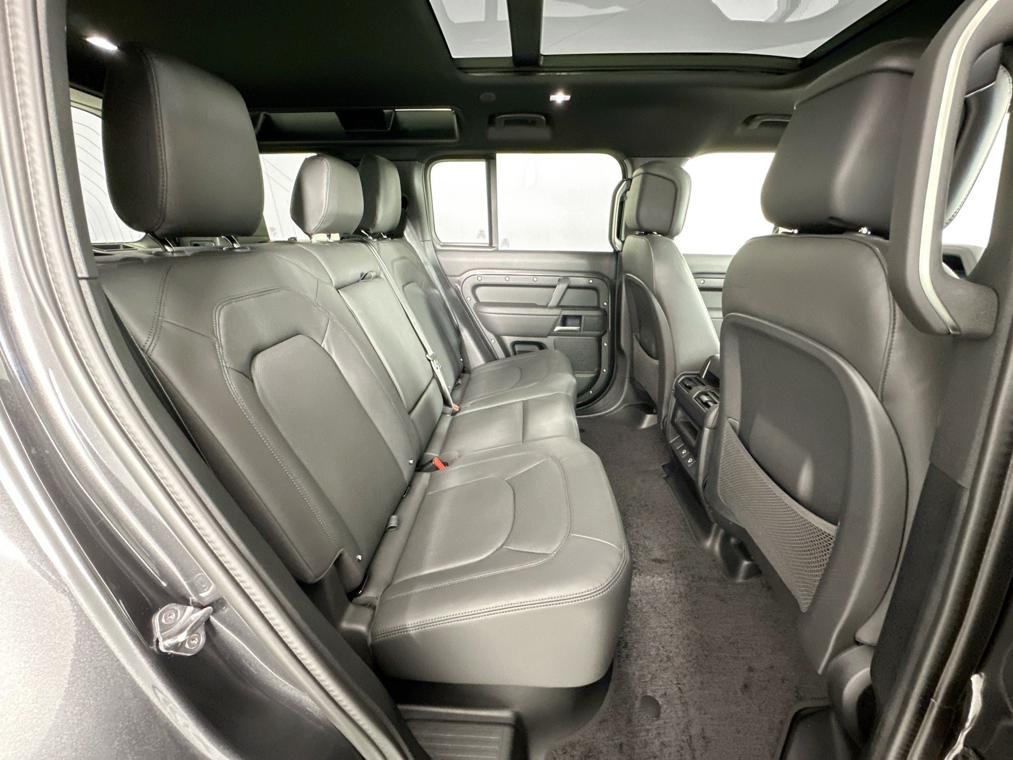2025 Land Rover Defender 110 S