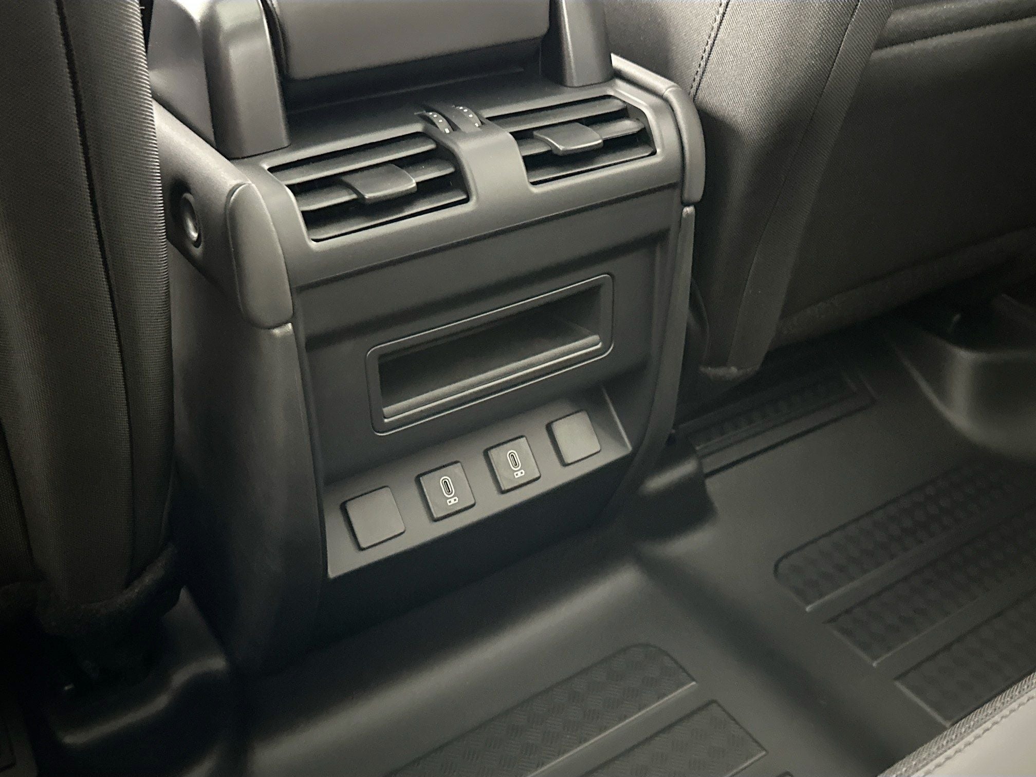 2026 Land Rover Defender 110 S