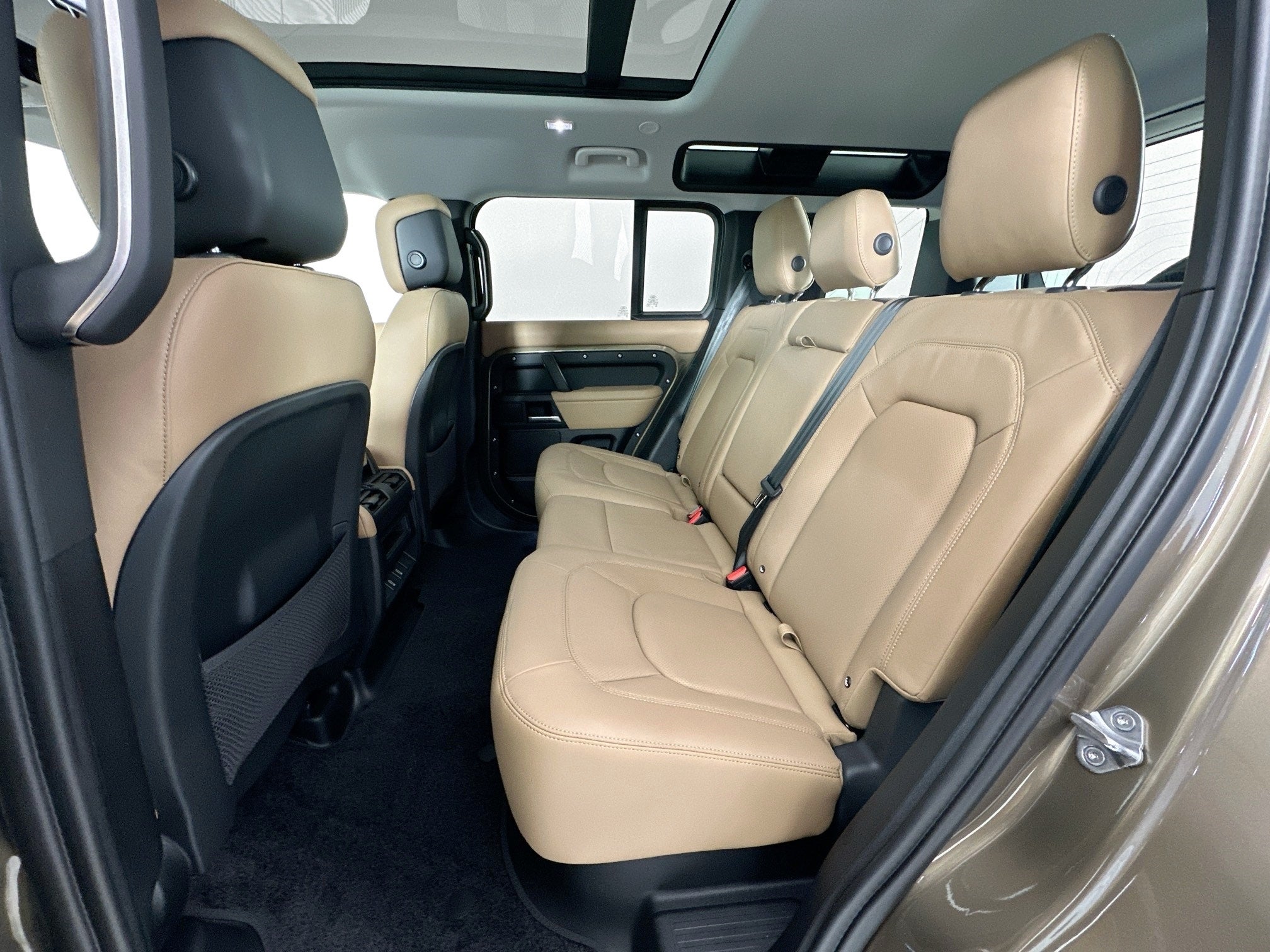 2026 Land Rover Defender 110 S