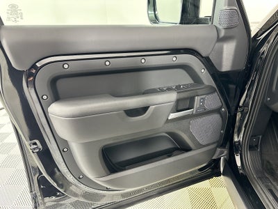 2023 Land Rover Defender 110 V8