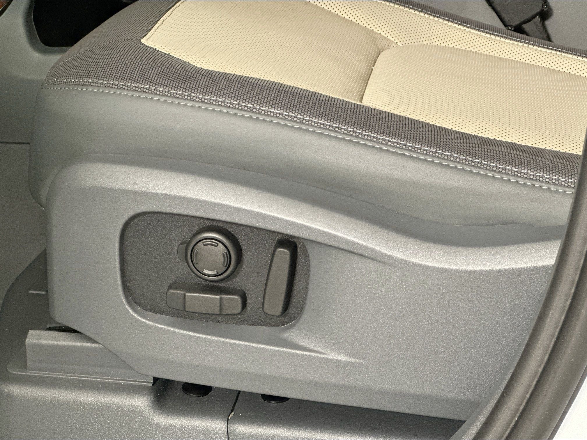 2023 Land Rover Defender 110 X