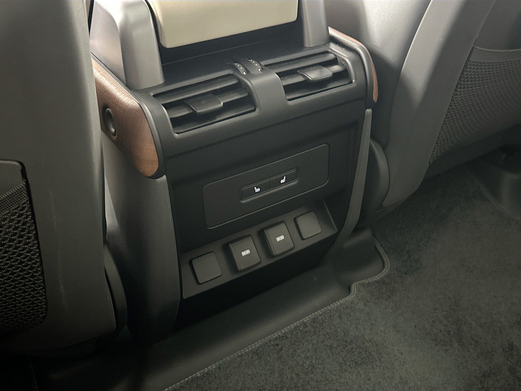 2023 Land Rover Defender 110 X