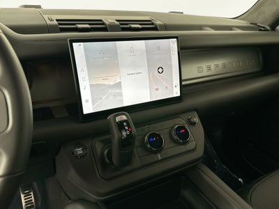 2025 Land Rover Defender 110 OCTA