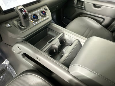2025 Land Rover Defender 110 OCTA