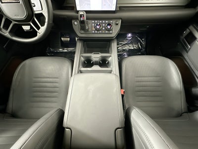 2025 Land Rover Defender 110 OCTA