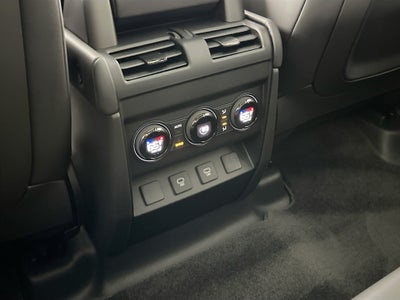 2025 Land Rover Defender 110 OCTA