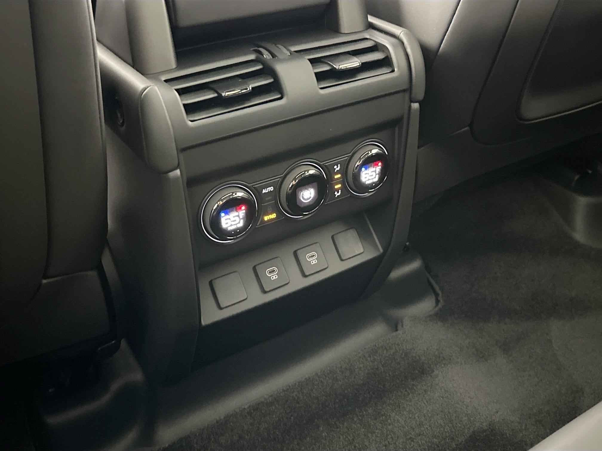 2025 Land Rover Defender 110 OCTA