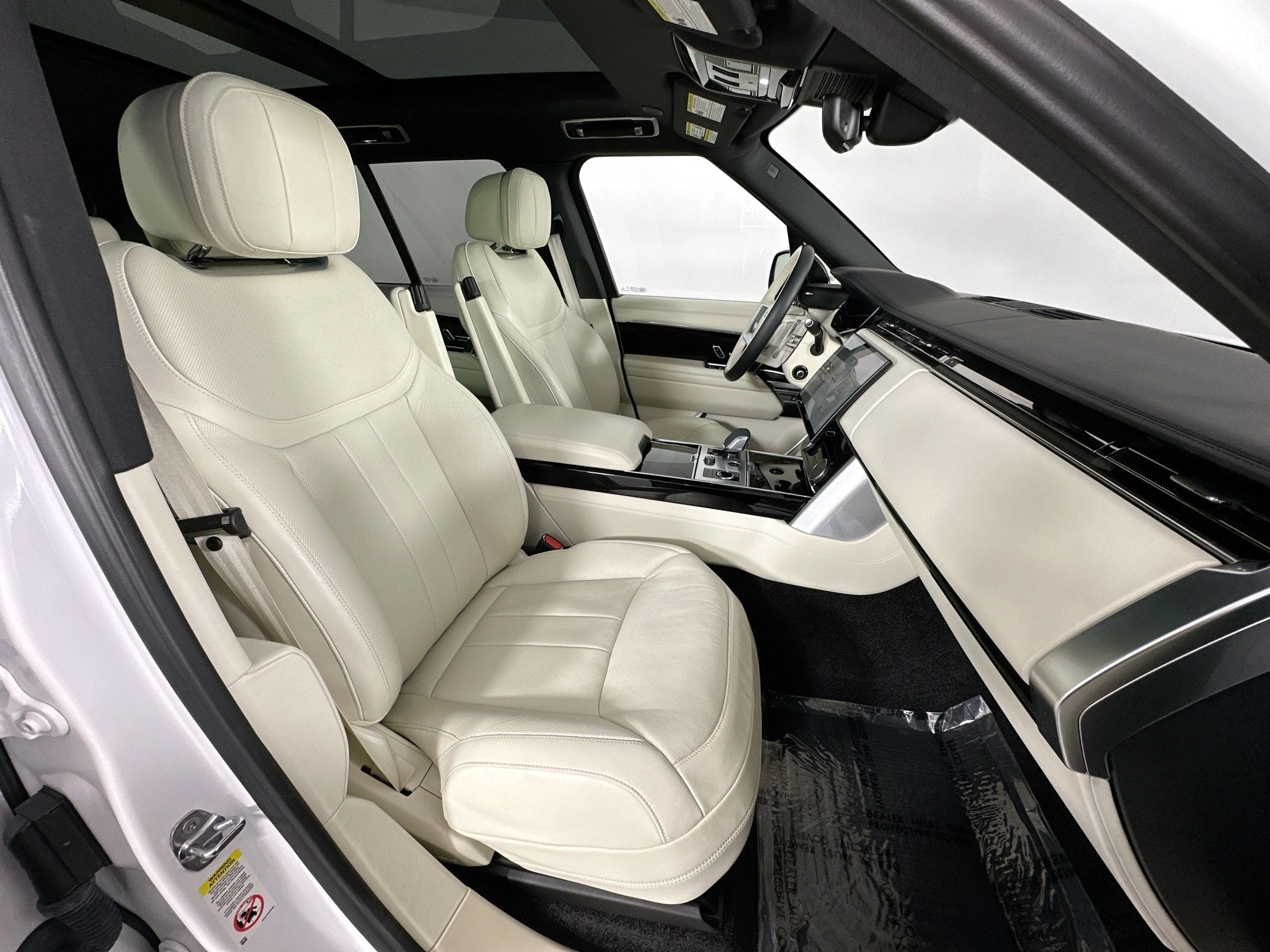 2023 Land Rover Range Rover SE