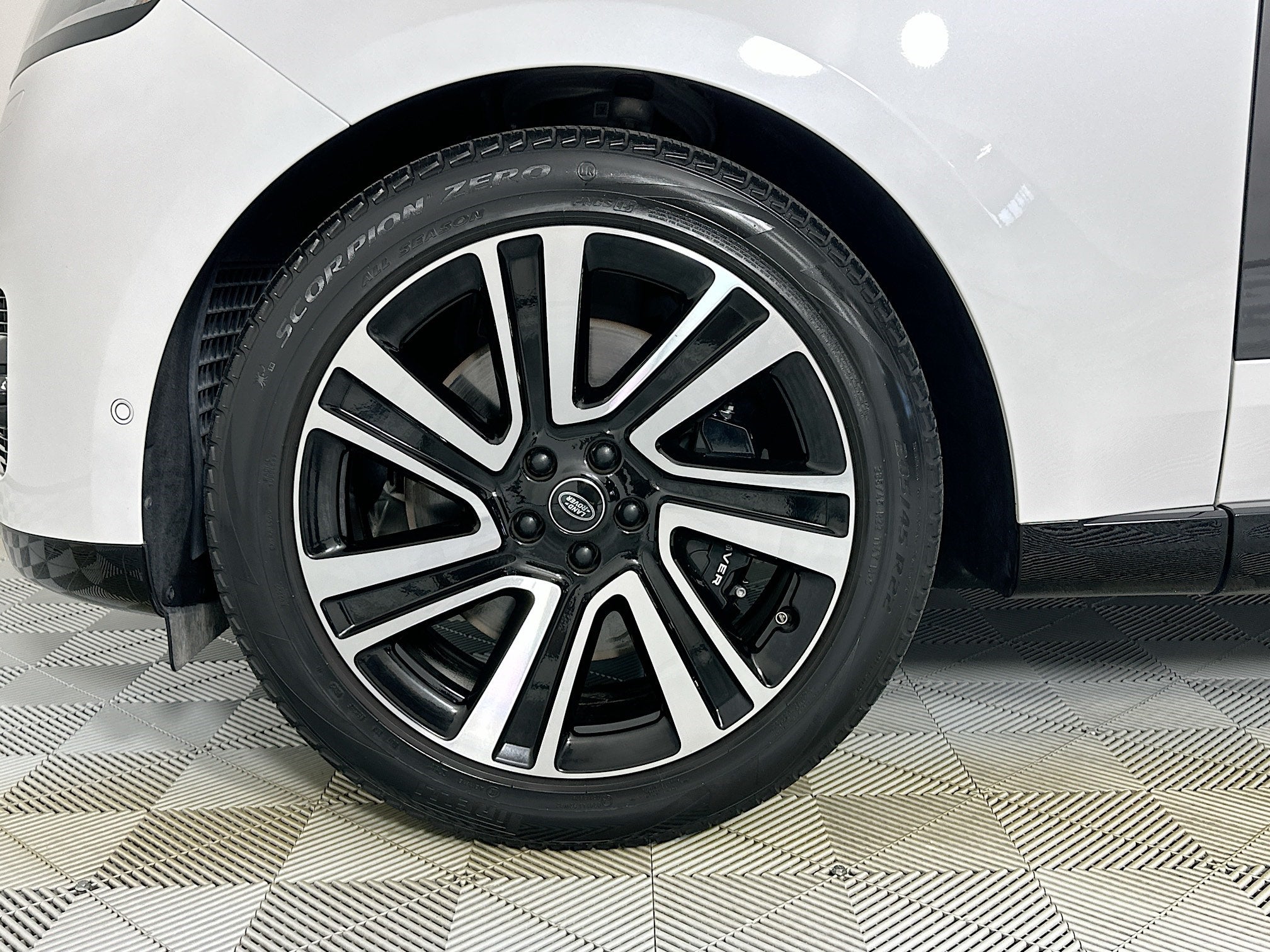 2023 Land Rover Range Rover SE