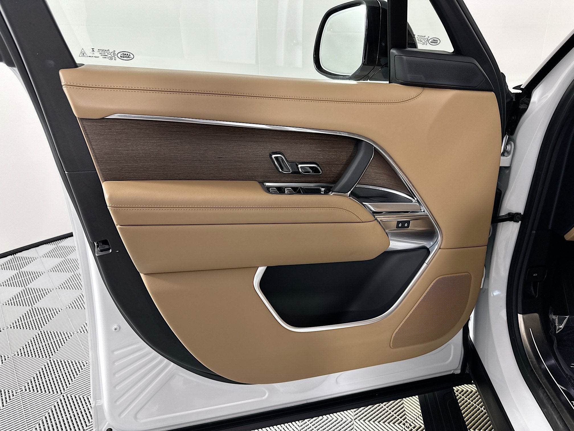 2024 Land Rover Range Rover SE