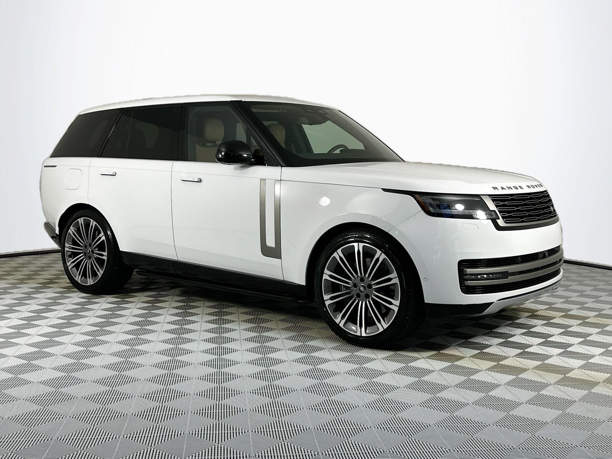 2024 Land Rover Range Rover SE