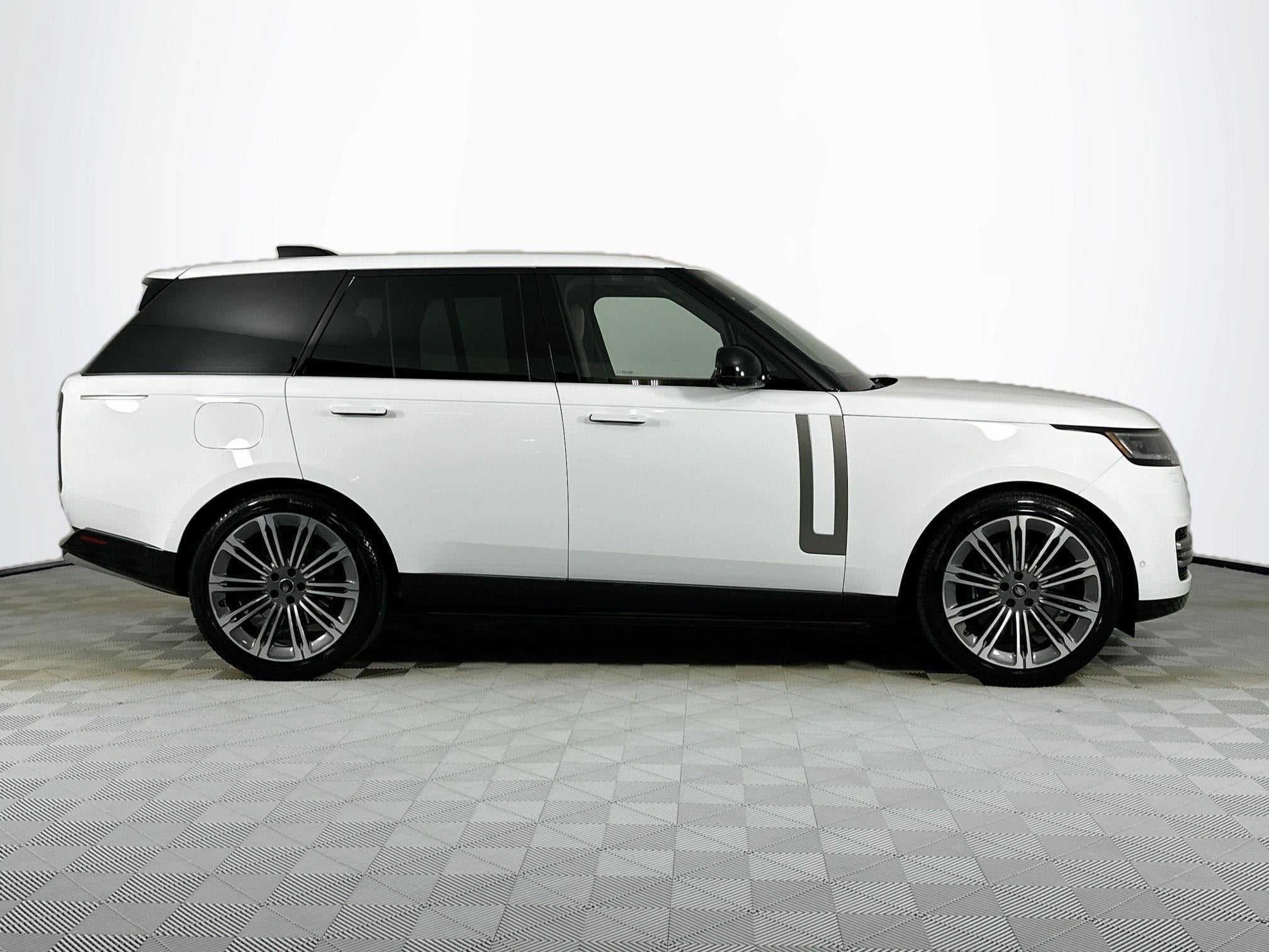 2024 Land Rover Range Rover SE