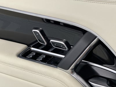 2025 Land Rover Range Rover Plug-In Hybrid SE