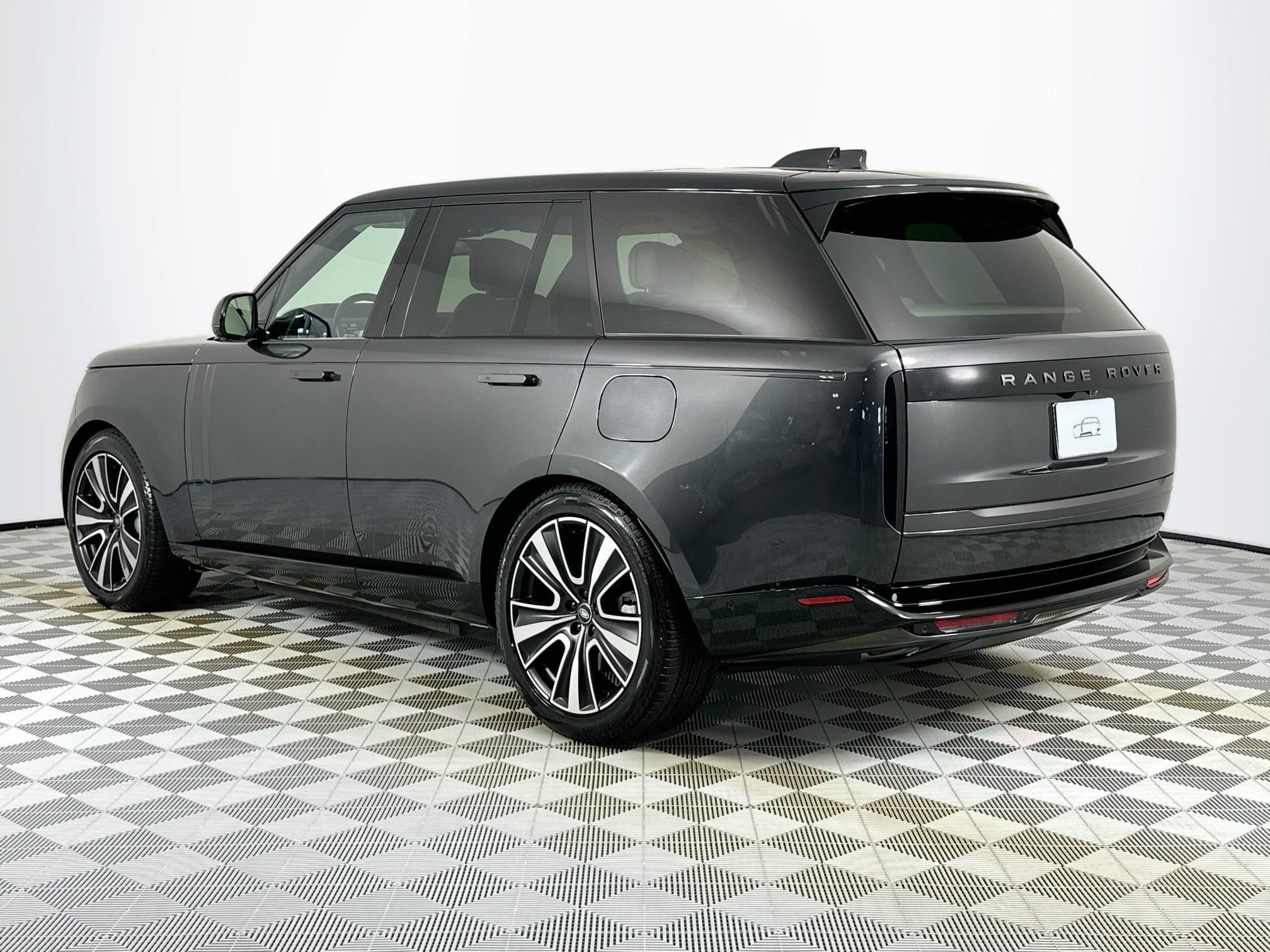 2025 Land Rover Range Rover Plug-In Hybrid SE