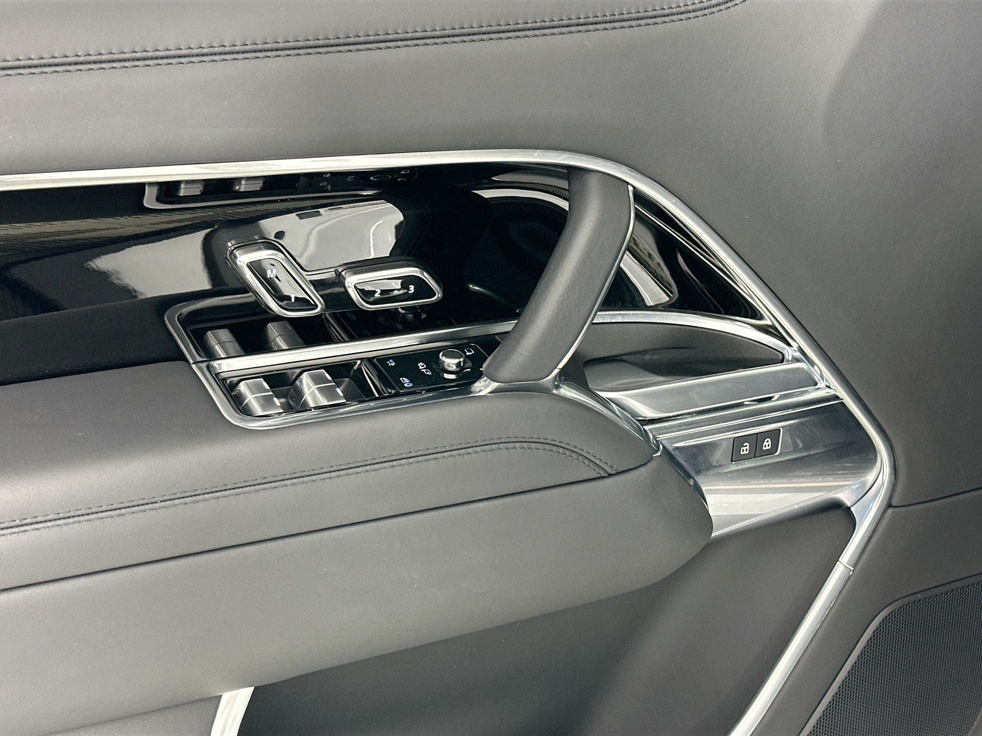 2024 Land Rover Range Rover SE