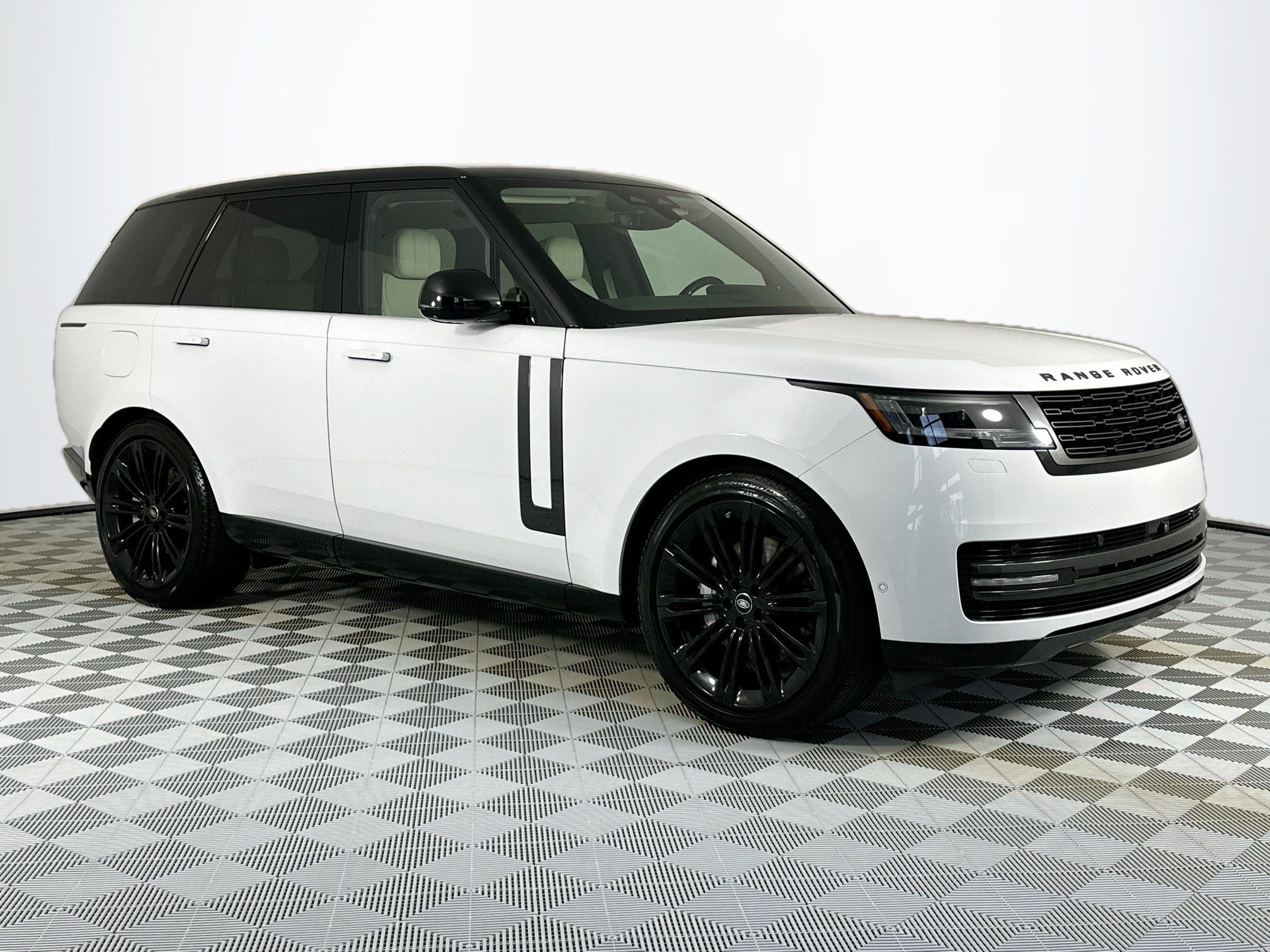 2024 Land Rover Range Rover SE