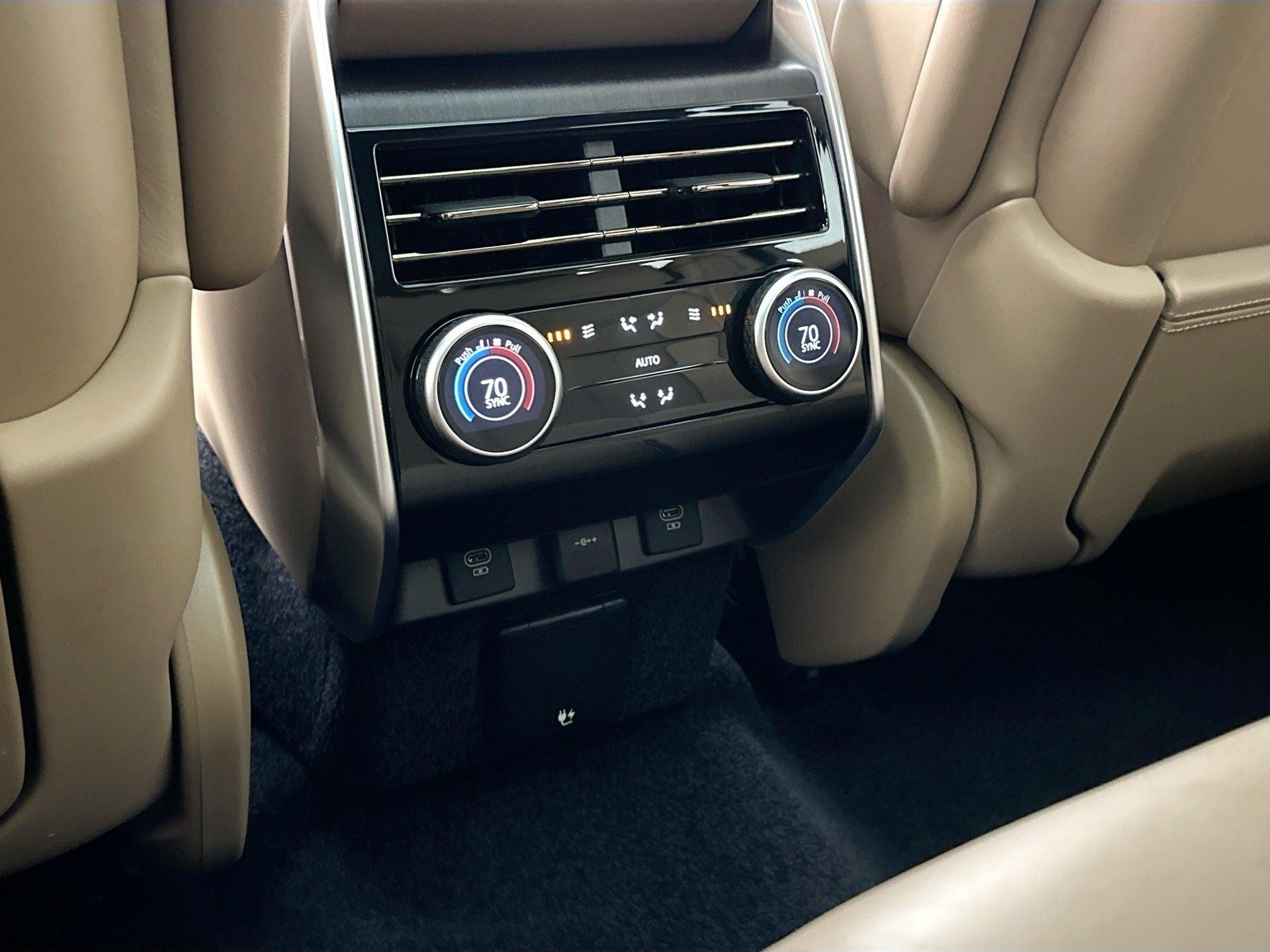 2024 Land Rover Range Rover SE