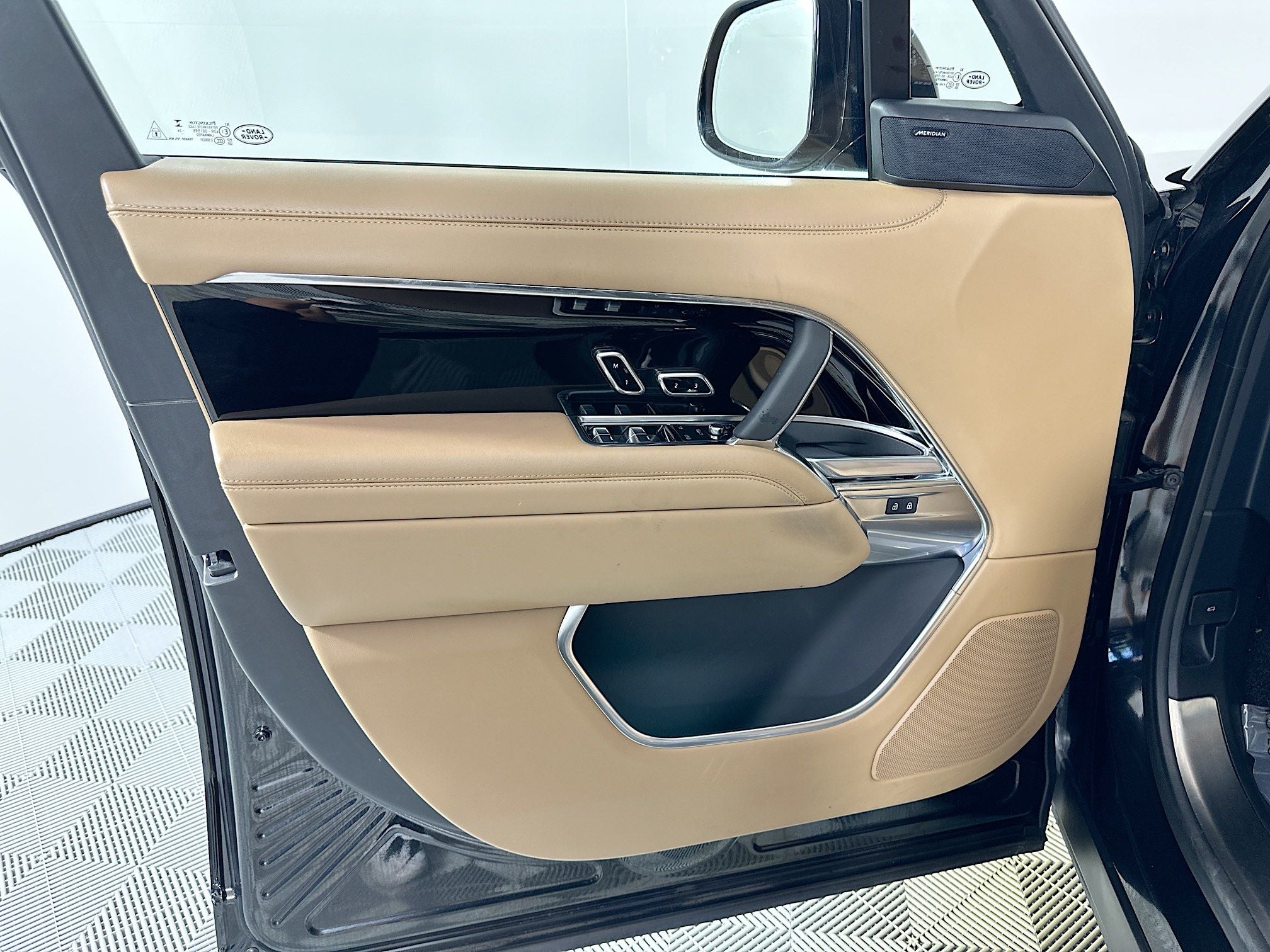 2024 Land Rover Range Rover SE LWB