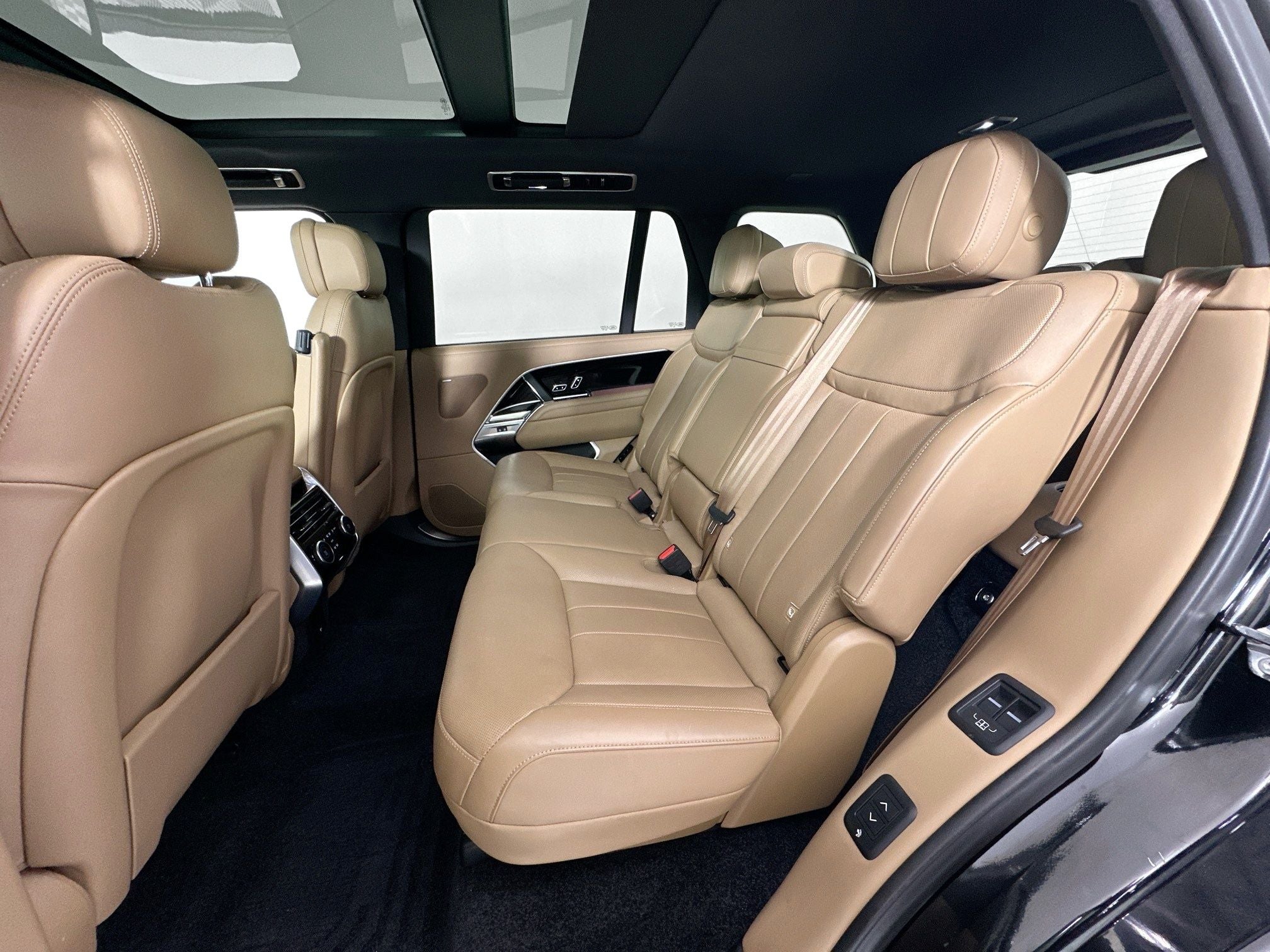 2024 Land Rover Range Rover SE LWB