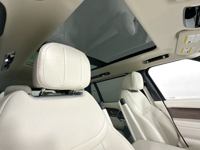 2025 Land Rover Range Rover SE LWB