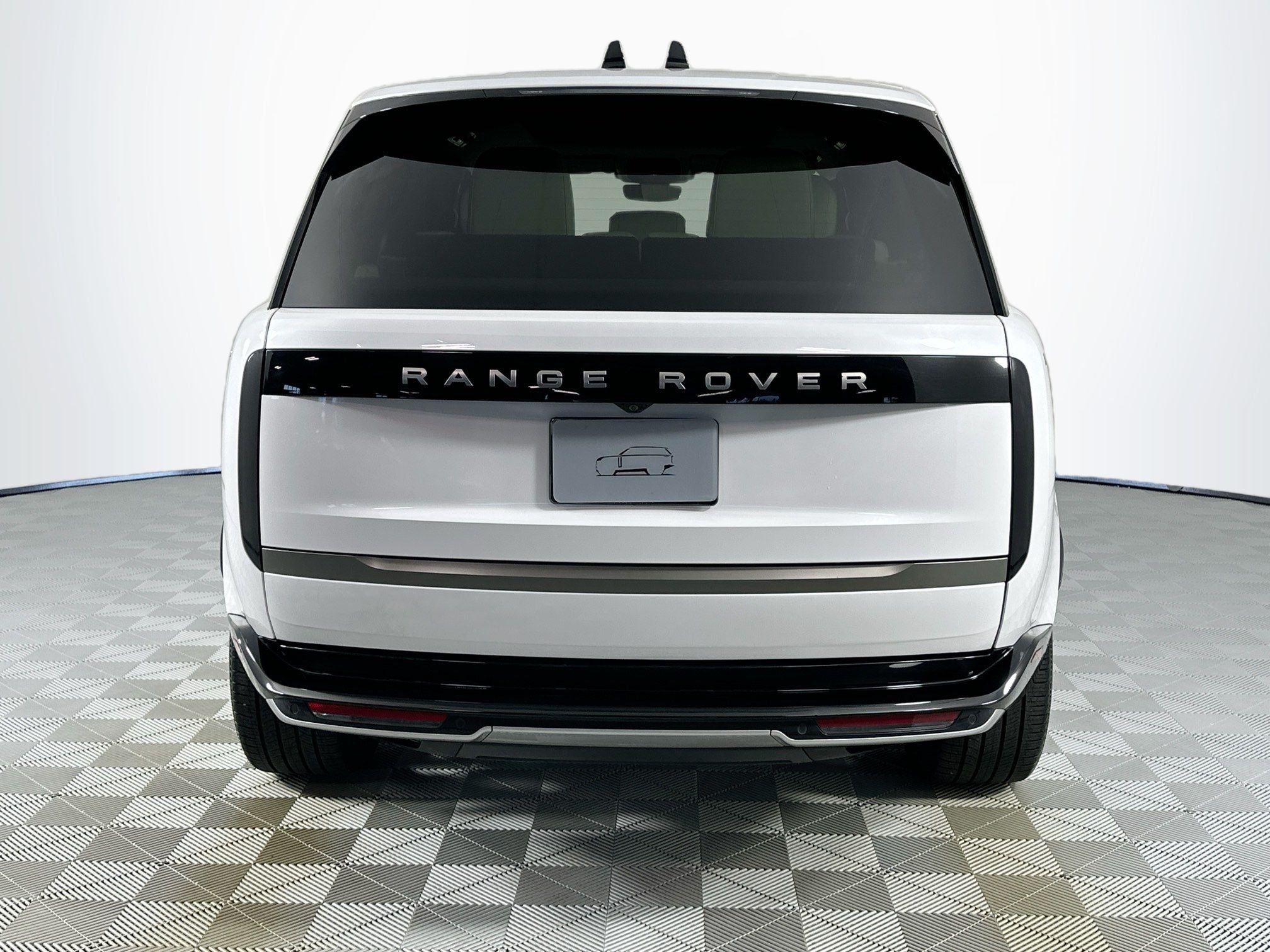 2025 Land Rover Range Rover SE LWB