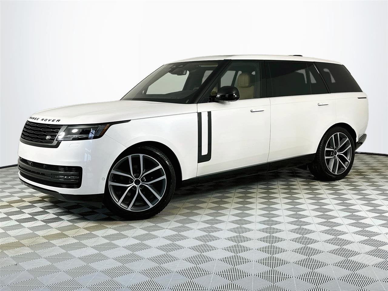 2026 Land Rover Range Rover SE LWB